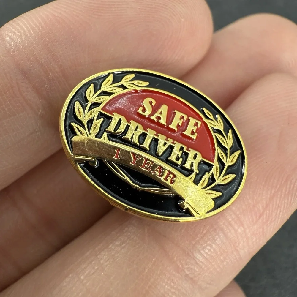 NATIONAL SAFETY COUNCIL 1 YEAR SAFE DRIVER AWARD Trucker Pinback Pin